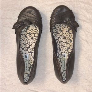 American Eagle- flats